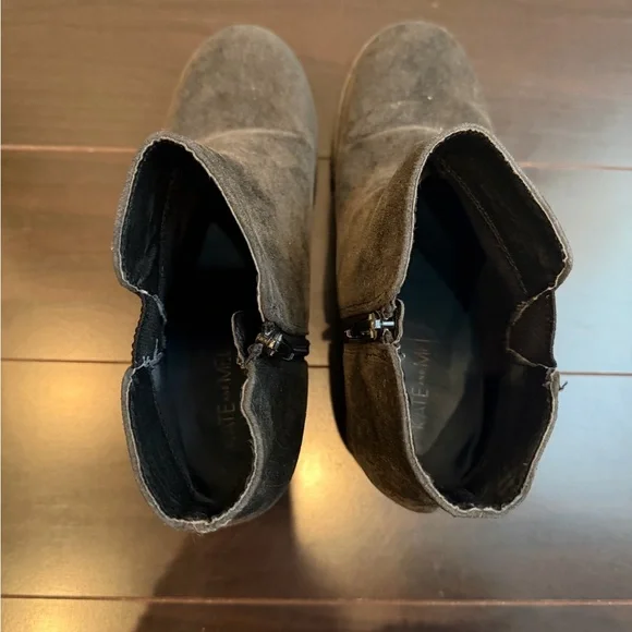 Elegant Black Suede Ankle Booties - Picture 2 of 4